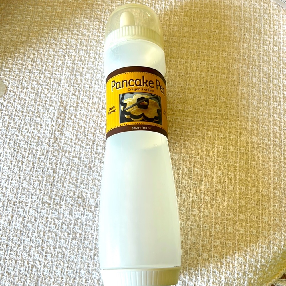 NWT Tovolo plastic pancake pen from Williams Sonoma 🥞